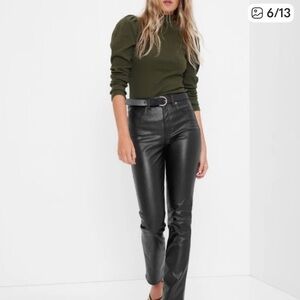 New Gap High Rise Vegan
Leather Vintage Slim Pants 28/6
Regular